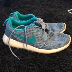 Nike tennis shoes